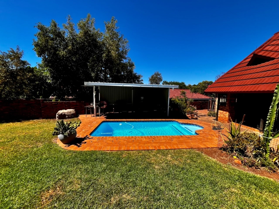 To Let 4 Bedroom Property for Rent in Cashan North West